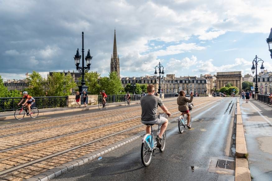 Bordeaux, a dynamic and warm city